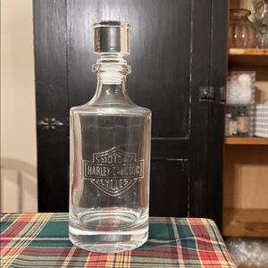 🥃Harley-Davidson Embossed Glass Decanter